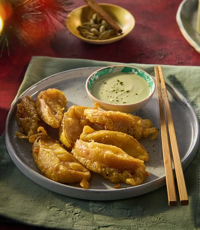 Хрустящая яблочная темпура с соусом из матчи