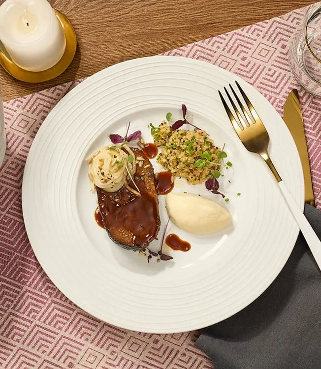 Тушёная говяжья лопатка с сельдереем и киноа