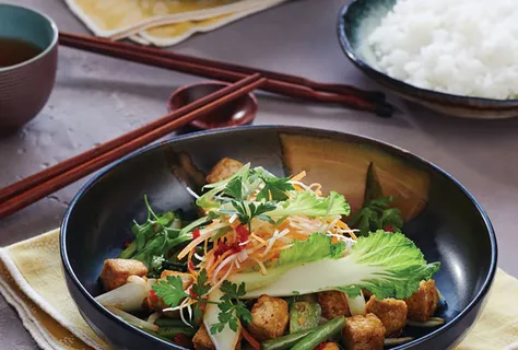 Жареный тофу с овощами