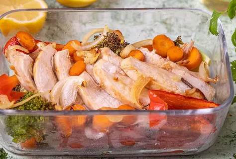 Запечённая курица с овощами