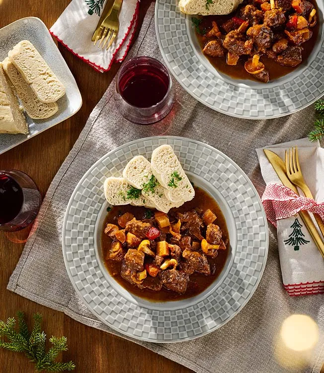 Салат из кейла с запечённой свеклой и фетой