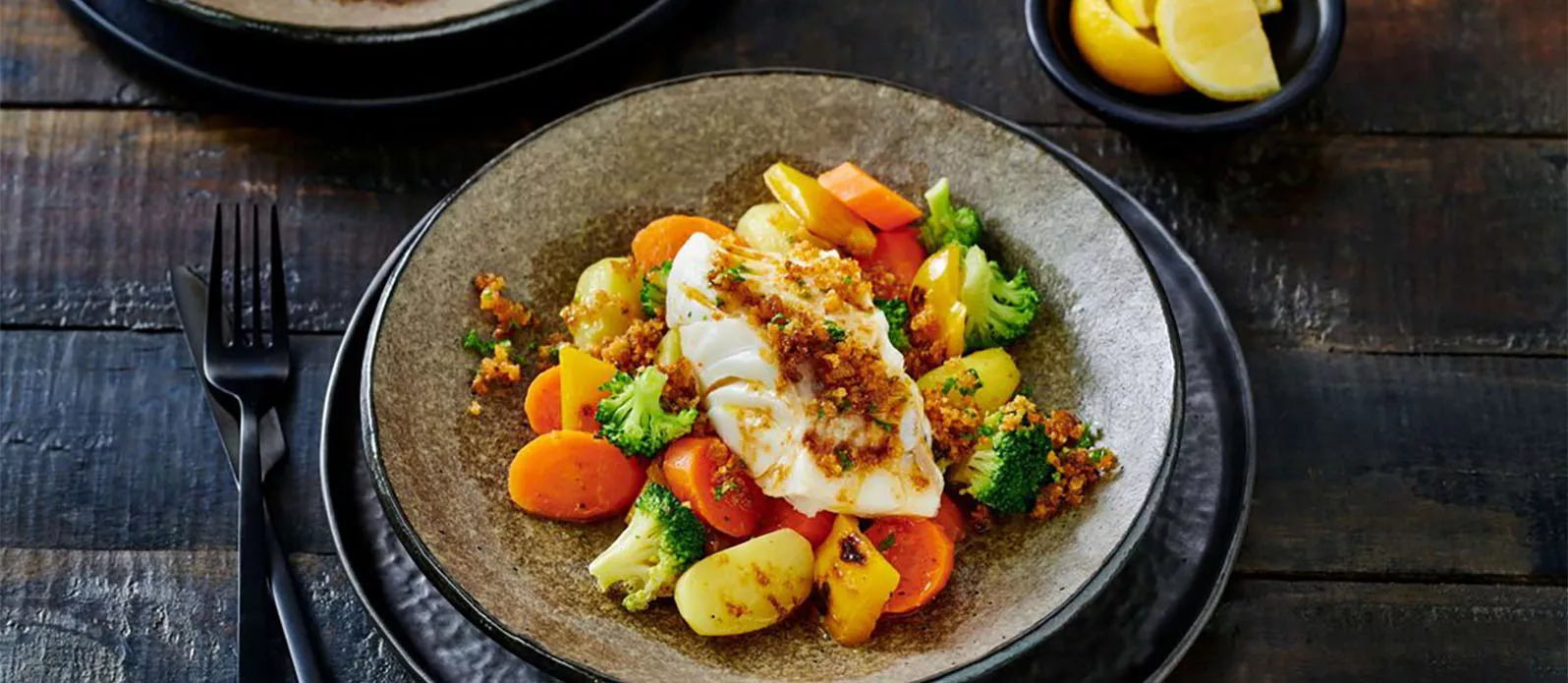 Треска-пашот под соусом с панировочными сухарями