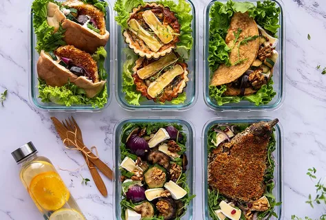 Идеи для ланч-бокса с камамбером и овощами