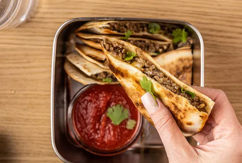 Кесадилья с говядиной и грибами