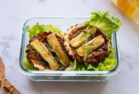 Тарталетки с камамбером и кабачком