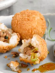 Аранчини с курицей и имбирём