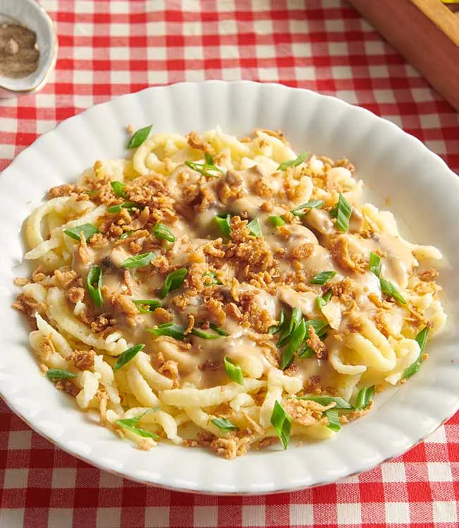 Острые сырные шпецле