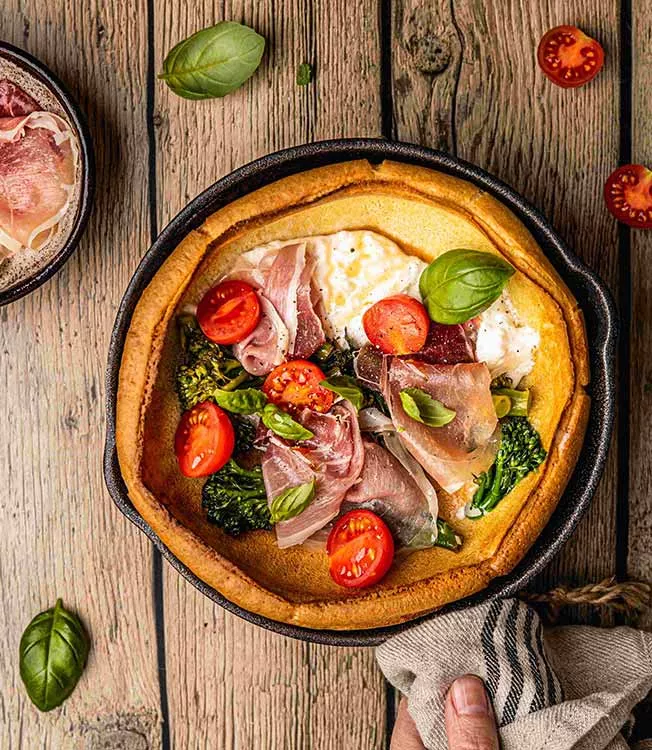 Блинчики «Датч беби» с бурратой и прошутто