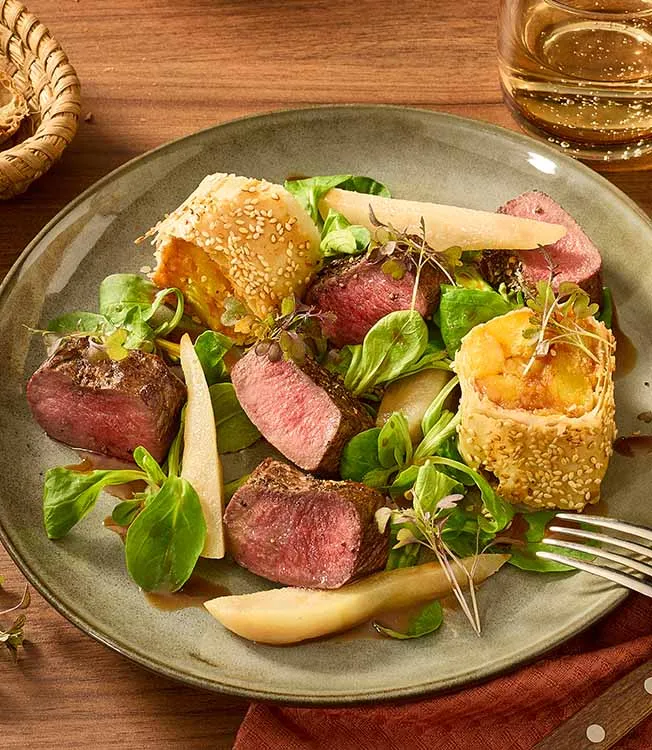 Оленина с картофельным штруделем с кимчи