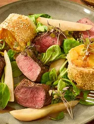 Оленина с картофельным штруделем с кимчи