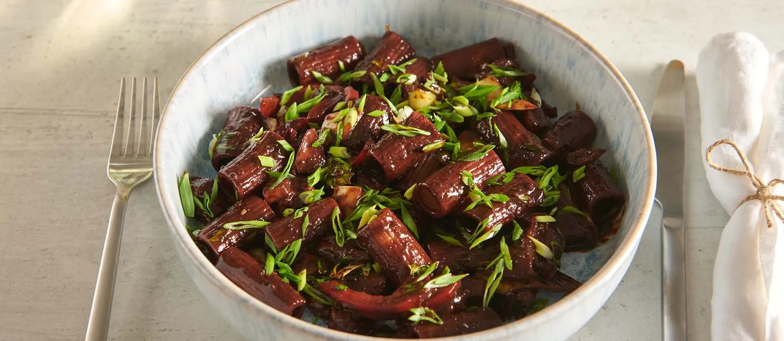 Ригатони с курицей барбекю по-корейски