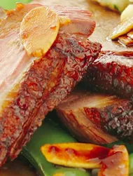Глазированная утка с медом и миндальными хлопьями